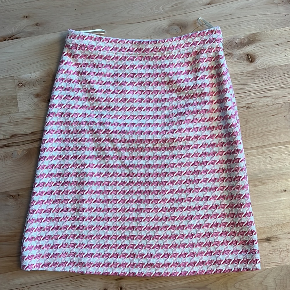 Banana Republic pink houndstooth skirt 8